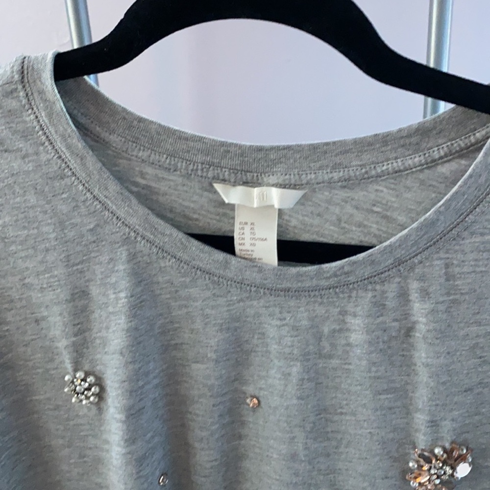 Top - Picture 2 of 3